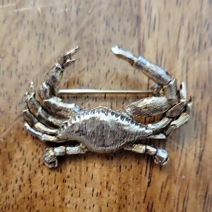 Jolle Vintage Gold Tone Crab Brooch